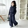 Conjunto de Otoño para Niñas 2026 Nuevo Estilo Coreano Moderno Conjunto de Dos Piezas con Sudadera con Capucha de Imitación para Niñas Mayores, Ropa Casual de Otoño para Niños