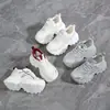Tênis plataforma de sola grossa estilo "dad shoes" para mulheres, nova moda outono 2026, versátil, que aumenta a altura, de malha respirável, casual
