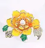 Nuevo Broche de Flor de Peonía Fugui para Mujer Elegante Esmalte Pintado a Mano Perla Corsage Vestido Cheongsam Pines Venta al por Mayor