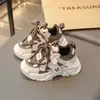 Zapatos Dad para Niñas Primavera y Otoño 2026 Nuevos Zapatos Infantiles para Niños Mayores Suela Suave Antideslizantes Tenis de Otoño para Niñas Primavera y Otoño