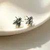Aretes Estilo Oscuro al por Mayor Hombres Mujeres Diseño de Nicho Punk de Alta Gama Chapados en Plata Retro 3D Aretes de Mosca Fuente