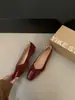 Sapatos de salto alto rosa estilo francês Chuyuji para mulheres, novos scarpins vermelhos vintage de outono 2026