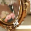 Collar Colgante de Mariposa con Goteo de Aceite Estilo Coreano Exquisito Lujo Ligero Gama Alta Cadena para Clavícula de Temperamento Suave Versátil Gargantilla Retro