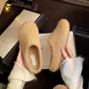 Chinelos de Pelúcia da Moda Outono e Inverno 2025 Estilo Birkenstock Deslizantes de Algodão Meio Chinelos Fechados para Mulheres Uso Externo Preguiçoso