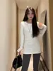 Top básico de manga larga con cuello redondo para mujer, corte ajustado, que cubre la cadera, versátil para usar en capas, con dobladillo extendido, perfecto como capa interior o top básico