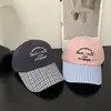 Gorra de Béisbol con Bordado de Letras Estilo Coreano, Bloques de Color de Nicho, Cuadros, Visera, Versátil para Mujer Primavera y Verano, Parte Superior Suave, Gorra de Pico, Moderna