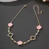 Moda Cruzada Europeia e Americana Estilo de Luxo Trevo de Quatro Folhas com Pedras Preciosas Rosa Trevo de Cinco Folhas Conjunto de Colar e Pulseira para Mulheres