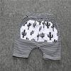Ropa para niños Versión coreana de pantalones cortos para niños Tide fan ropa de verano pantalones de pp de cactus pantalones de rayas de bebé una generación de cabello