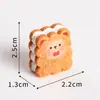 Desenho Animado Fofo Brinquedo de Comida Artificial Urso Sanduíche Biscoito Enfeites de Resina Acessórios de Decoração DIY Pequenos Enfeites de Mesa