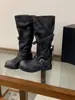 First Encounter Temporada 2026 Verano Nuevas Botas de Motocicleta con Hebilla Estilo Retro Europeo y Americano Botas Caídas de Punta Redonda para Mujer de Invierno para Mujer
