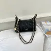 Moderna Casual de Alto Valor Ombro Único Portátil Corrente Pequena Quadrada Cor Sólida Trabalho Deslocamento Simples Axila Formato Bolinho Feminina