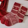 Meias de Lã Vermelhas Fair Isle para Mulheres, Meias Vermelhas Quentes de Outono e Inverno, Meias de Meia-Panturrilha Estilo Ins para Foto de Ano Novo, Retrô e Simples