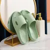 Pantuflas de verano para mujer, para el hogar, el baño, antideslizantes, con suela gruesa, para uso en interiores y exteriores, sandalias y pantuflas para el hogar para parejas, para hombre.