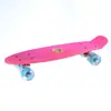 Patineta mini cruiser Cross de 22 pulgadas, nueva, cuatro ruedas, ruedas que parpadean, patineta scooter de plástico con forma de pez, venta al por mayor