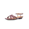 Sandalias elegantes de tira fina de moda nicho de 2 cm 2026 verano nuevo punta cuadrada tacón bajo con tira en el tobillo hebilla sandalias para mujer