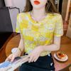 Camiseta de manga corta con estampado tie-dye en los hombros para mujer, novedad de verano 2023, top de diseño retro occidental a la moda que combina con todo.
