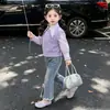 Conjunto de Primavera y Otoño para Niñas 2026 Nuevo y Moderno Chaleco de Punto Infantil, Camisa y Jeans Elegante Conjunto de Tres Piezas de Otoño