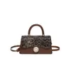 Bolsa de Mão Quadrada Pequena com Estampa de Leopardo Estilo Coreano para Revenda Bolsa Feminina 2025 Inverno Nova Moda Bolsa de Ombro com Costura Bolsa Transversal para o Dia a Dia
