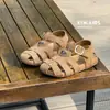Nuevos Zapatos Birkenstock de Verano 2026 para Niños Sandalias Romanas Retro Versátiles con Calados y Punta Cerrada para Niñas
