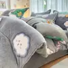 Juego de Ropa de Cama Gruesa de Invierno con Copos de Nieve de Leche de Felpa Cuatro Piezas Juego de Tres Piezas de Sábana de Felpa de Doble Cara, Franela, Felpa de Coral, Funda de Edredón