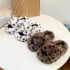 Pantuflas de Leopardo con Suela Gruesa y Doble Correa para Niñas, Uso Exterior, Nuevo Casual de Algodón para el Hogar Otoño/Invierno 2026