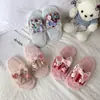 Lindas pantuflas de algodón esponjoso estilo caricatura para mujer, nuevo estilo 2026, súper suaves, de suela plana, alta calidad y con diseño antideslizante