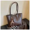 Bolso de Estilo Coreano Transfronterizo para Mujer 2026 Nuevo Bolso de Hombro Único Simple Retro Bolso Tote Texturizado para Clase y Viaje