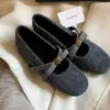 Sapatilhas de Feltro Cinza Pequena Fragrância Estilo Francês 2026 Nova Moda Versátil Aumenta Altura Quente Pelúcia Algodão Mocassins para Mulheres
