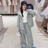Conjunto de otoño para niñas 2026, nueva colección de primavera y otoño, cárdigan infantil elegante y moderno y conjunto casual de dos piezas para niñas mayores