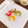 Set de Cuatro Piezas de Pinzas para Orejas en Forma de C de Resina, Sencillo y Moderno, Brazaletes para Orejas Versátiles, Lujo Ligero, Sensación de Alta Gama, Pendientes de Diseño Único