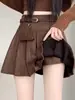 Falda plisada de gamuza marrón, de cintura alta, adelgazante, anti-exposición, línea A, minifalda sexy para otoño 2026, 13428
