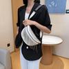Bolso de Mujer Celebridad de Internet Nuevo Bolso de Moda Textura Estilo Extranjero Bolso de Hombro Único para Mujer Bandolera Correa Ancha Versátil Ins Borla Bolso de Pecho