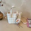 Bolsa Pequeña Nueva de Verano 2026 para Mujer, Patrón de Cuadros, Bolso de Hombro Cruzado Elegante y Único, Bolso de Mano Sencillo Tipo Cubo