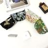 Bolsa de Cosméticos con Flor en Relieve de Gama Alta, Aspecto Elegante, Bolsa de Maquillaje de Gran Capacidad para Llevar, Bolsa de Cosméticos con Forro de Lona de Gran Capacidad