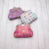 2025 Nova Mini Bolsa de Moedas com Fivela de Verão Bolsa Clip Laser Pu Abelhinha Fofa Moeda