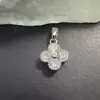 Joias Artesanais DIY Personalizadas de Alto Padrão para Comércio Exterior Transfronteiriço Acessórios de Pingente Micro-Incustados de Zircônia de Cobre Colar de Trevo de Quatro Folhas