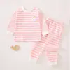 Roupas de bebê roupas infantis de outono calças compridas puro algodão classe A primavera e outono Novo pijama de bebê de 1 ano de idade ombro fivela roupa interior