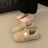 Zapatos postparto lana de cordero suela plana invierno 2026 forro polar estilo coreano zapatos de algodón para mujer cubierta de talón cálido velcro mágico moda