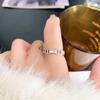 Pulsera con lazo para el cabello, de lujo y ligera, con diseño de mariposa de perla y anillo ajustable