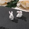 Pendientes hechos a mano con diseño de conejo blanco tridimensional de dibujos animados de otoño e invierno, accesorios de joyería para cadena de teléfono móvil, venta al por mayor