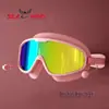 Gafas de Natación para Adultos de Marco Grande con Tapones para los Oídos Integrados, Coloridas Galvanizadas de Alta Definición Graduadas Impermeables Antivaho Gafas de Natación Profesionales para Hombres y Mujeres