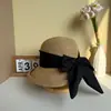 Chapéu de Balde Fashion com Laço, Aba Enrolada e Abertura Traseira para Mulheres, Chapéu de Palha Versátil Elegante de Verão para Proteção Solar, Chapéu de Balde para Proteção Solar em Férias