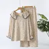 Roupa de casa feminina de crepe de algodão puro com estampa distribuída, manga curta e calça comprida para primavera e verão, pijama casual solto e confortável para casa