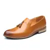 2025 Novos Sapatos Sociais Masculinos de Bico Fino Britânicos Sapatos de Couro Slip-On Tamanho Grande Sapatos Masculinos Comércio Exterior Transfronteiriço