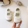 Sapatos de Princesa Femininos Modernos com Renda 2026 Primavera e Outono Novos Estilo Coreano Sapatos Infantis Rasos de Couro com Solado Macio