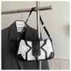 Bolso de Axila para Chica Popular 2026 Nuevo Estilo Tendencia Otoño/Invierno Sensación de Alta Gama Resistente Bolso para Motocicleta Versátil para Viajes Diarios Bolso de Hombro Único de Mano