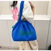 Bolsa Tote Classe Estilo Novo 2025, Grande Capacidade, Versátil para Primavera e Verão, Design de Letras Estiloso, Bolsa de Mão, Bolsa de Ombro, Bolsa de Braço para Mulheres