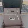 Collar Clásico de Tres Diamantes Full Diamond Familia Mei para Mujer, Cadena para Clavícula Versátil de Moda Ajustable en Oro Rosa de Alta Gama