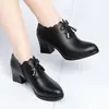 Nuevos Zapatos Planos de Boca Profunda para Mujer 2025 Otoño Zapatos para Madre Zapatos de Mujer con Suela Suave y Tacón Grueso Zapatos de Cuero para Mujer con Lazo y Tacón Medio