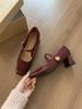 Versão em Pele de Ovelha ~ Novos Sapatos Mary Jane Vermelhos com Bico Baixo, Saltos Grossos, Tiras de Velcro e Saia, Saltos Altos para Mulheres